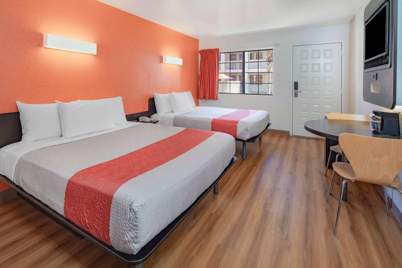 Motel 6-Thousand Oaks, Ca นิวเบอรี พาร์ค ภายนอก รูปภาพ