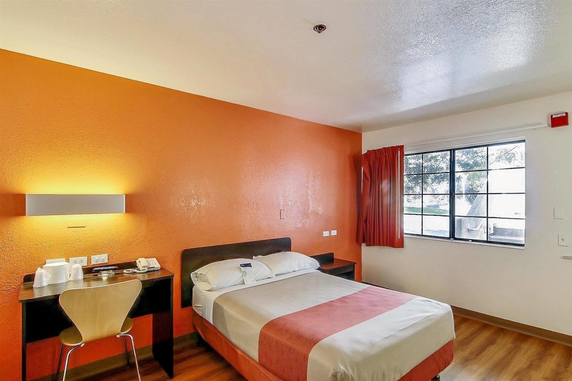 Motel 6-Thousand Oaks, Ca นิวเบอรี พาร์ค ภายนอก รูปภาพ